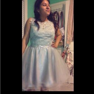 Chic Silver Lace Prom Dress